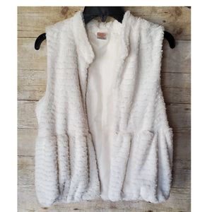 Girls Faux Fur Cream Colored Vest- 14/16- EUC
